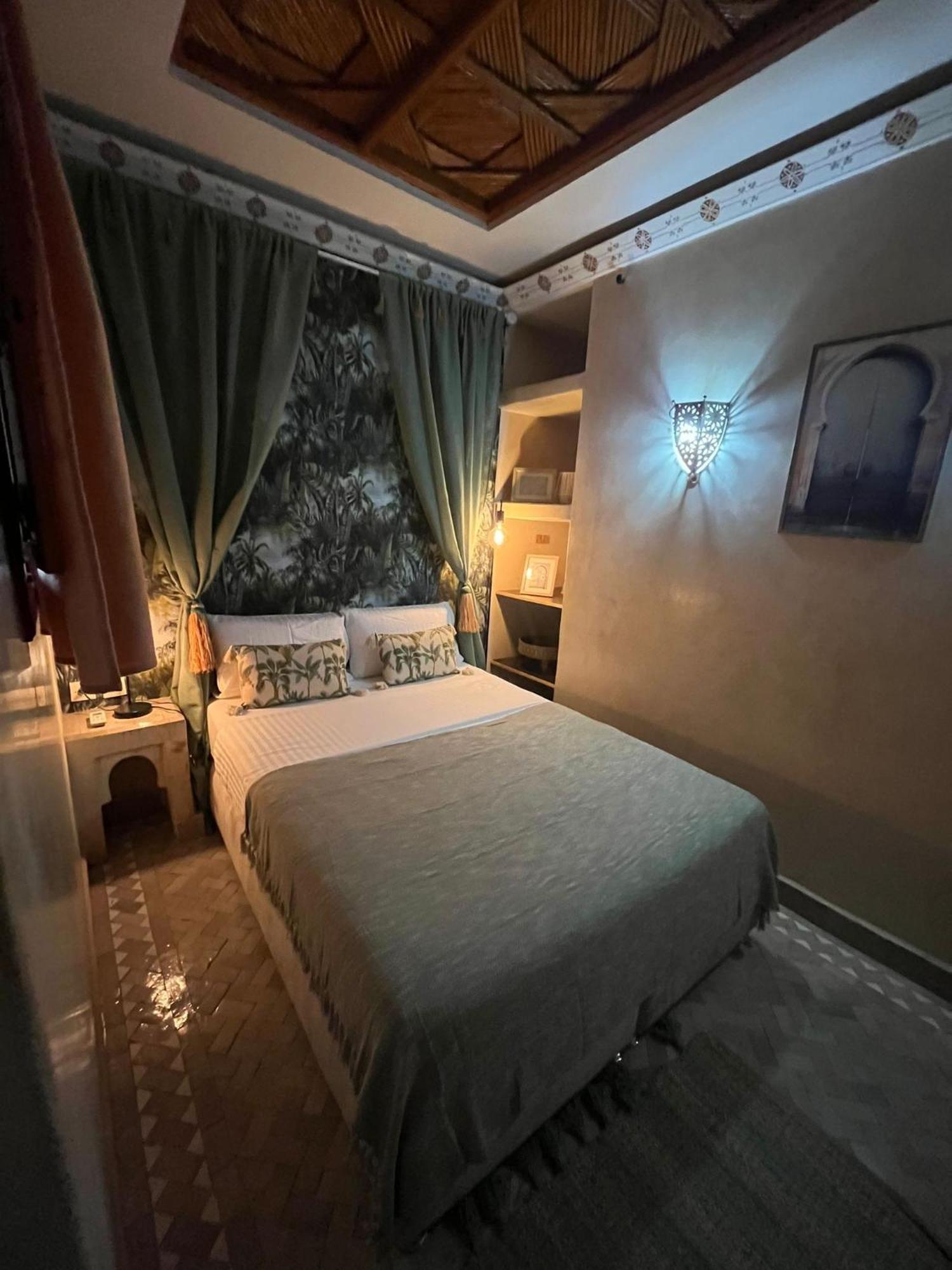 Riad Amazing Amazigh Avec Jacuzzi Petit Dejeuner Compris Avec Aussi Chambres Familiales Pres De La Place Jemaa El Fna Marrakesh Eksteriør bilde