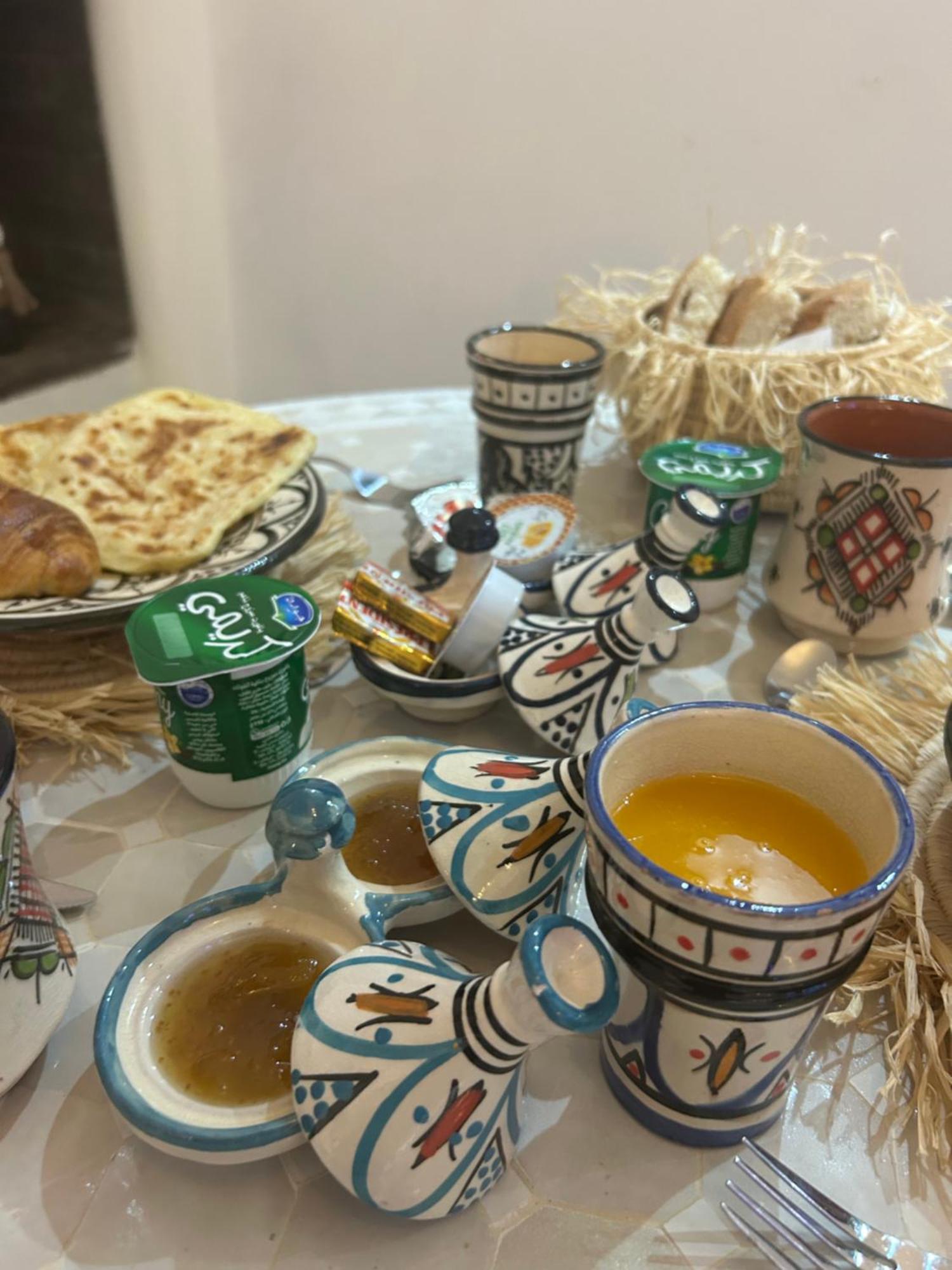 Riad Amazing Amazigh Avec Jacuzzi Petit Dejeuner Compris Avec Aussi Chambres Familiales Pres De La Place Jemaa El Fna Marrakesh Eksteriør bilde