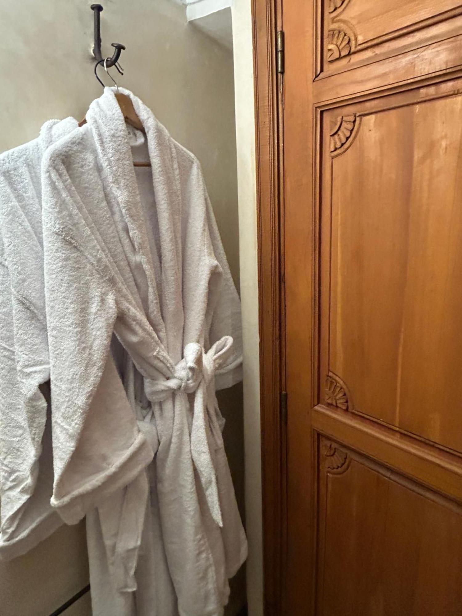 Riad Amazing Amazigh Avec Jacuzzi Petit Dejeuner Compris Avec Aussi Chambres Familiales Pres De La Place Jemaa El Fna Marrakesh Eksteriør bilde