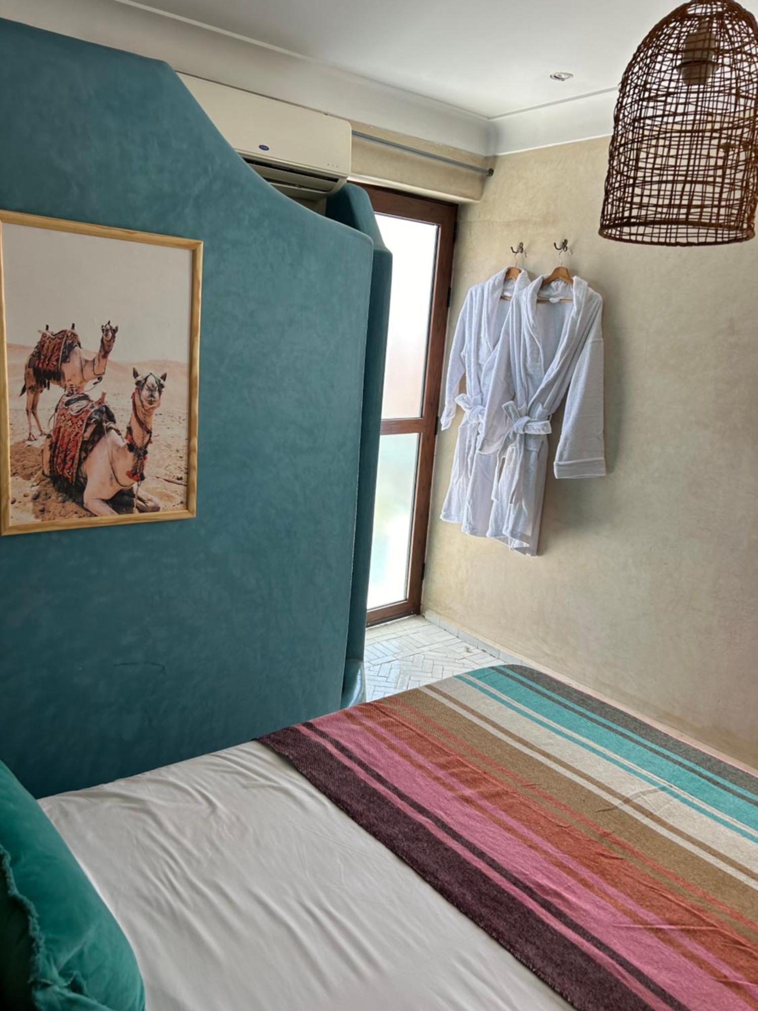 Riad Amazing Amazigh Avec Jacuzzi Petit Dejeuner Compris Avec Aussi Chambres Familiales Pres De La Place Jemaa El Fna Marrakesh Eksteriør bilde