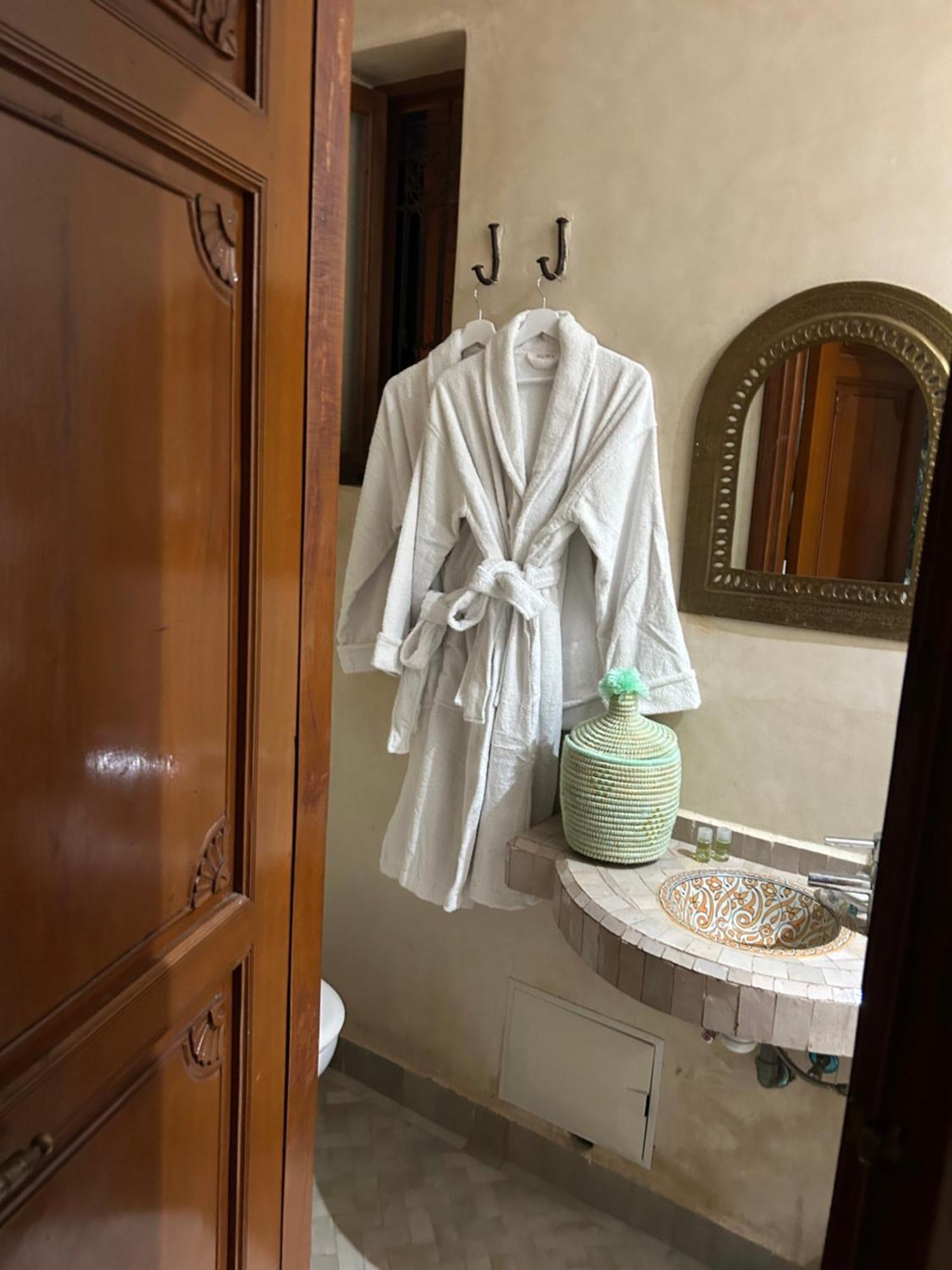Riad Amazing Amazigh Avec Jacuzzi Petit Dejeuner Compris Avec Aussi Chambres Familiales Pres De La Place Jemaa El Fna Marrakesh Eksteriør bilde