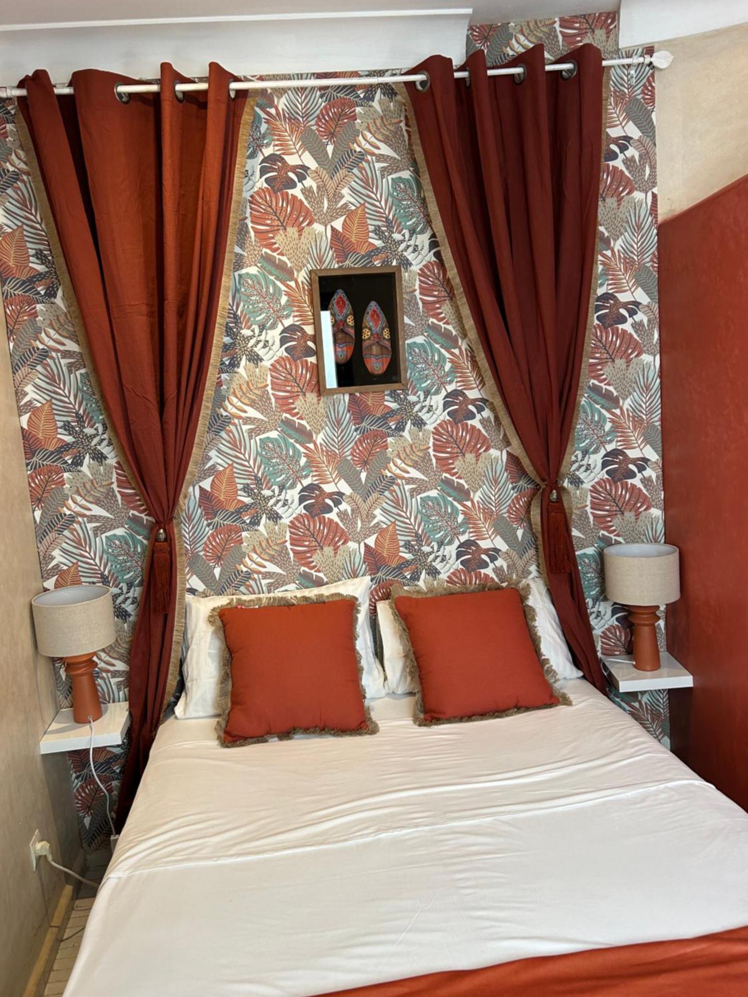 Riad Amazing Amazigh Avec Jacuzzi Petit Dejeuner Compris Avec Aussi Chambres Familiales Pres De La Place Jemaa El Fna Marrakesh Eksteriør bilde