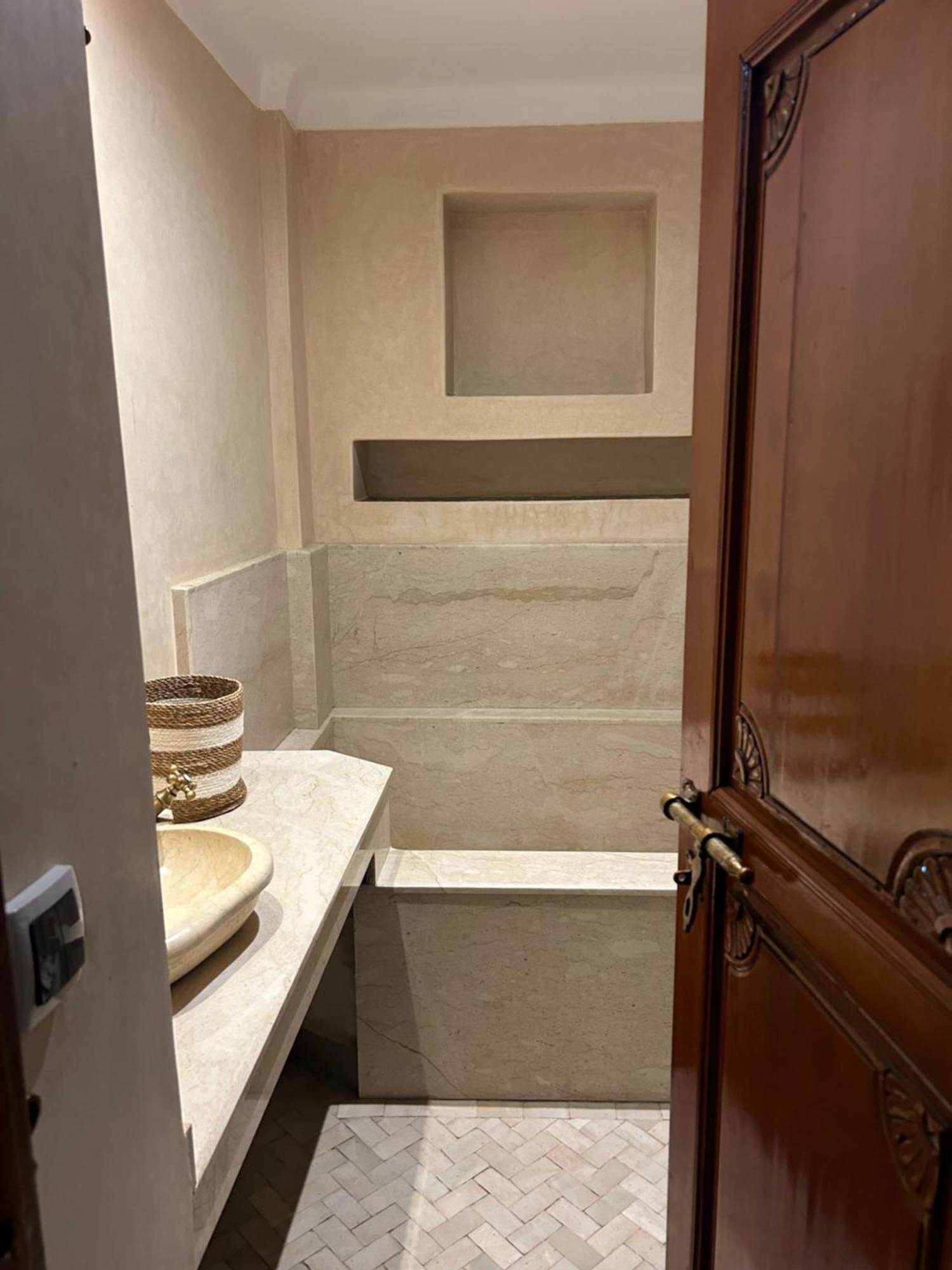 Riad Amazing Amazigh Avec Jacuzzi Petit Dejeuner Compris Avec Aussi Chambres Familiales Pres De La Place Jemaa El Fna Marrakesh Eksteriør bilde
