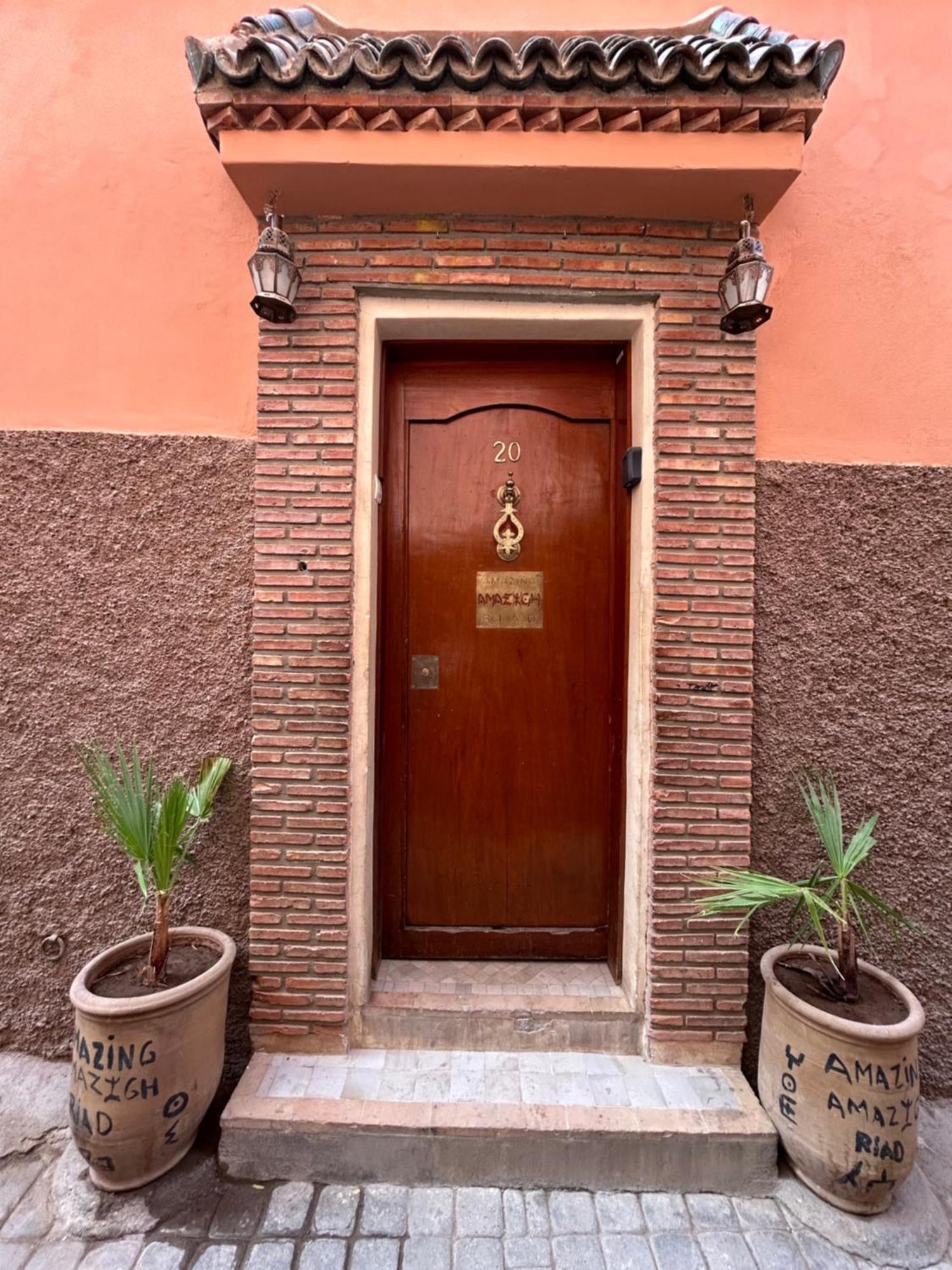 Riad Amazing Amazigh Avec Jacuzzi Petit Dejeuner Compris Avec Aussi Chambres Familiales Pres De La Place Jemaa El Fna Marrakesh Eksteriør bilde