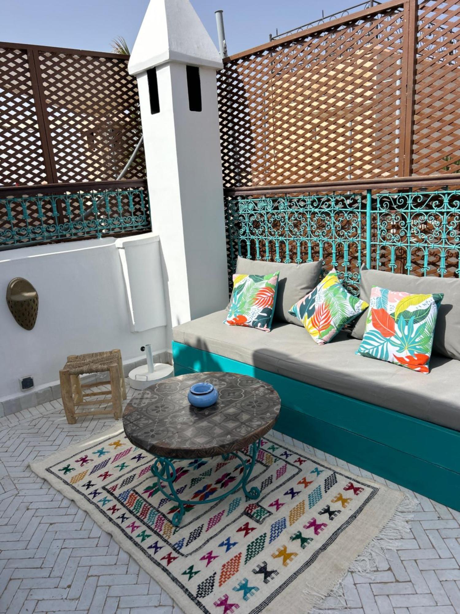 Riad Amazing Amazigh Avec Jacuzzi Petit Dejeuner Compris Avec Aussi Chambres Familiales Pres De La Place Jemaa El Fna Marrakesh Eksteriør bilde